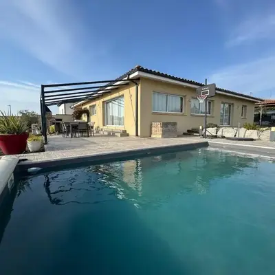 Maison piscine vue Cité Carcassonne