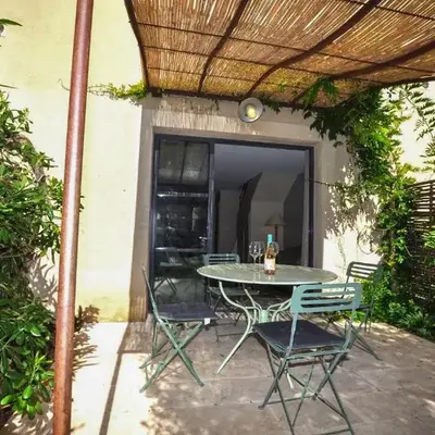 2 Bedroom Gorgeous Home In St-Laurent-De-La-Cabr