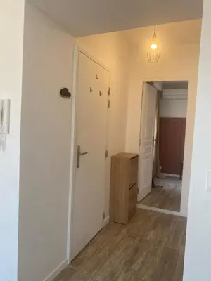 an empty room with a closet and a door at Les Halles d'Isa et Thomas in Narbonne