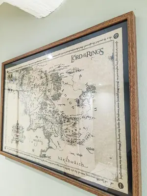a framed map of the lord of the rings at Maison 4 pers, calme et confort in Opoul-Périllos