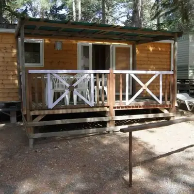 Mobil-home avec Terrasse Accueillant 6 Pers - API-1-52-631