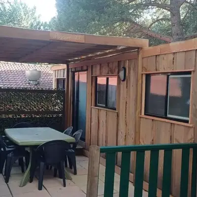 Mobil-home spacieux avec terrasse - 6 personnes - API-1-52-676