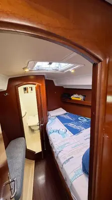 a small bed in the back of a boat at Voilier à quai in Gruissan