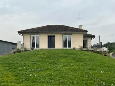 a house on a hill with a large yard at House with garden near Castres city center in Castres
