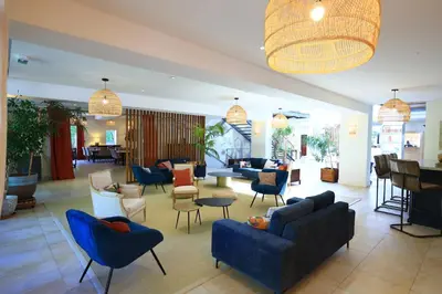 a lobby with couches and chairs and a table at Le Pavillon - Demeure de prestige avec14 chambres pour 30 pers - Piscine in Garrevaques