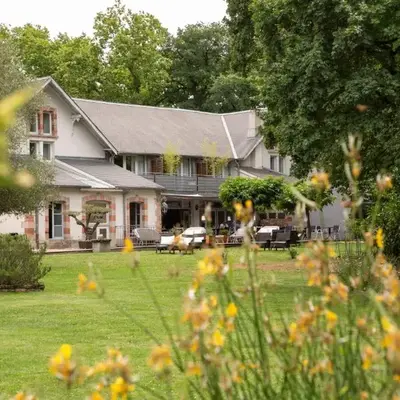 Le Pavillon - Demeure de prestige avec14 chambres pour 30 pers - Piscine