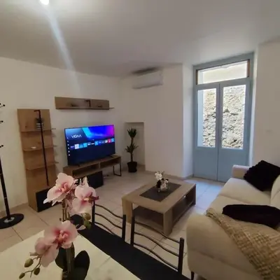 Escale au pied de la cité
