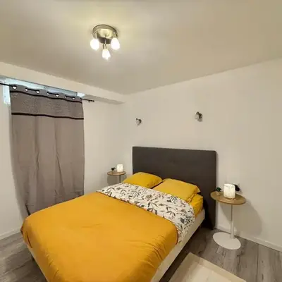 Logement en souplexe indépendant dans une propriété