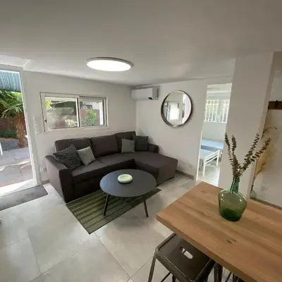 Appartement 2 chambres proche centre ville avec jardin