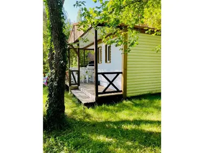 a lake in the middle of a mountain at Chalet avec Terrasse pour 5 personnes - API-1-52-905 in Camon