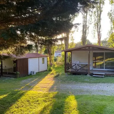 Chalet de 26m² avec Terrasse pour 4 Personnes - API-1-52-1070
