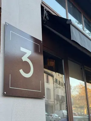 a number sign on the side of a building at Un duplex pas comme les autres in Carcassonne