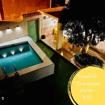 Maison de village avec piscine 8 personnes