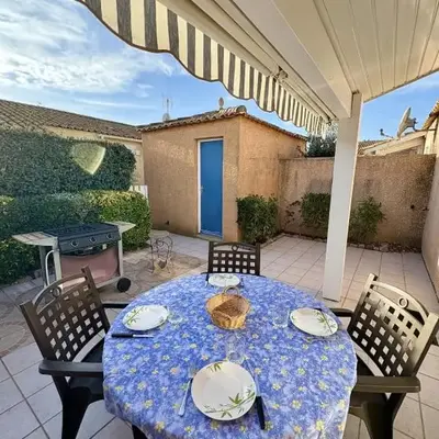 Pavillon avec piscine à deux pas de la plage