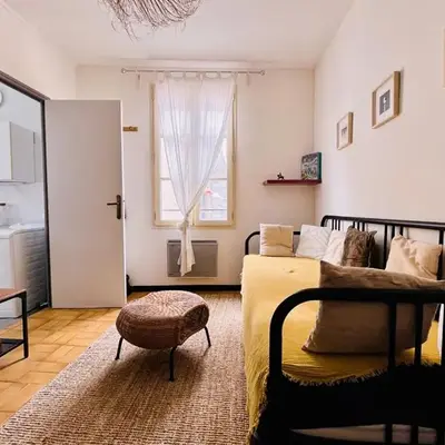 Studio à 5 min des halls
