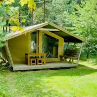 Lodge 22m² avec Terrasse - Pour 5 Personnes - API-1-52-1500