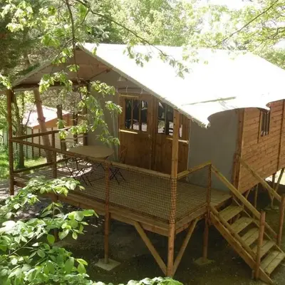 Cabane sur pilotis avec terrasse au calme - API-1-52-1502