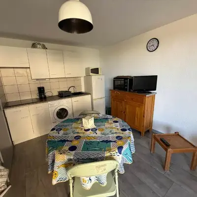 AIG 52 – Appartement en rez-de-chaussée – Résidence de la Plage – Gruissan – 4 personnes