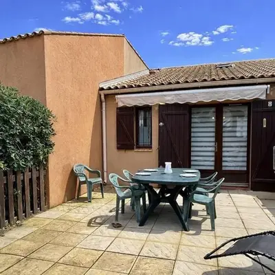 Pavillon avec grande terrasse à l'abri des regard