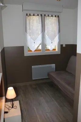 a room with a bed and a window at Etape Cathare in Duilhac