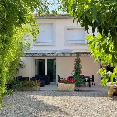Villa in Olonzac with Pool near Lac du Jouarres