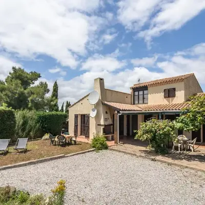 Villa in Beaufort with Pool & Views