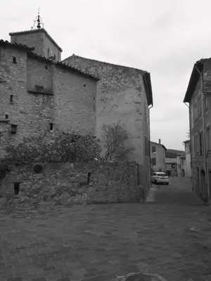 a black and white photo of an old stone building at Les lavandes in Duilhac