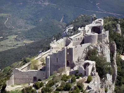 an old building on the side of a mountain at Les lavandes in Duilhac