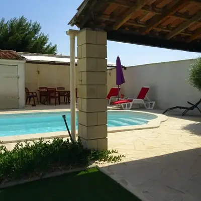 Studio l'Obrador 25 m2 - Cuisine & terrasse - accès piscine