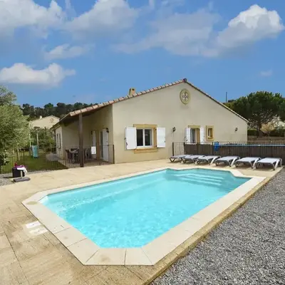 Comfortable villa with jacuzzi