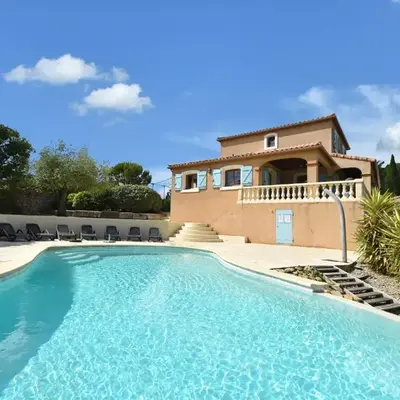 Luxe Villa in Montbrun