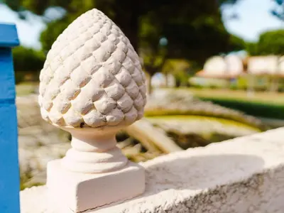 a white egg sitting on top of a wall at Charmant pavillon 3 chambres avec véranda près plage Grazel – Parking sécurisé - FR-1-409-144 in Gruissan