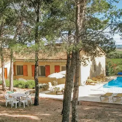 Nice Home In Cesseras With Wifi