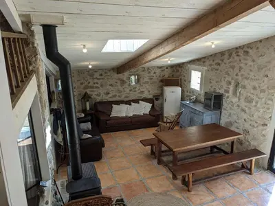 a bathroom with a sink and a mirror at Bergerie éco-gîte Serre Rouge in Durban-Corbières