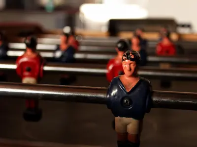 a toy figurine of a woman leaning on a bar at les galets de l agly, 6 ch, 12 couchages Semaine ou WE famille amis copains in Le Vivier