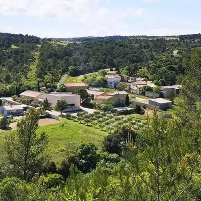 Maison au milieu des vignes