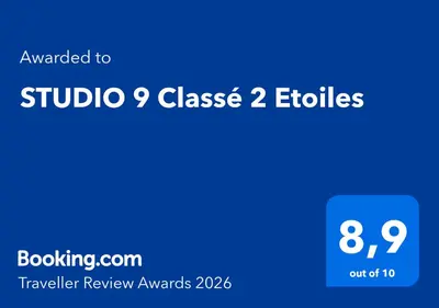 a blue rectangle with the words bubolo glass eclipse at STUDIO 9 Classé 2 Etoiles in Carcassonne