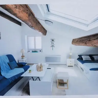 STUDIO 9 Classé 2 Etoiles