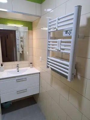 a bathroom with a sink and a mirror at Gîte La Dolce Vita in Saint-Félix-Lauragais