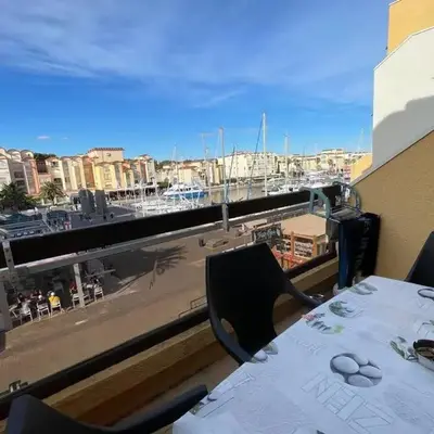 Appartement terrasse sur le port