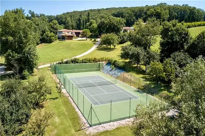 an aerial view of a house with a garden at Les Cazettes in Damiatte