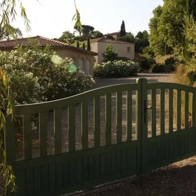 La Maison Barthélemy: Voie Verte et piscine