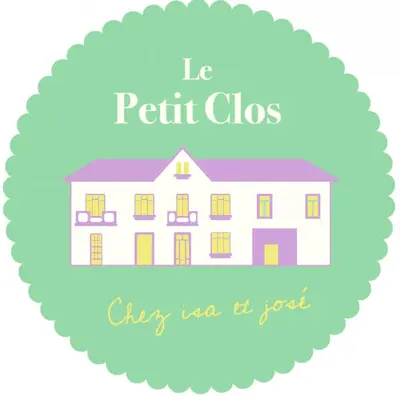 a picture of a perl clubhouse with the text la petit clos at LE PETIT CLOS in Fontjoncouse