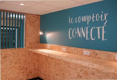 a blue wall with a sign that reads ice contingency committee at Kyriad ECO - Narbonne Sud in Narbonne