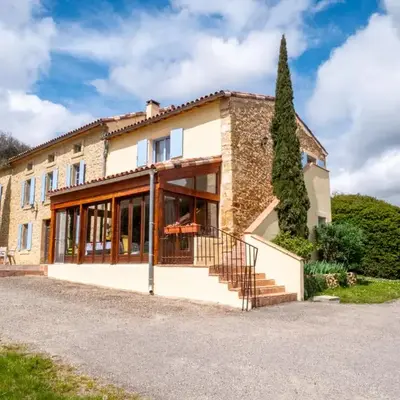 Gites et Roulottes au Domaine de la Trille