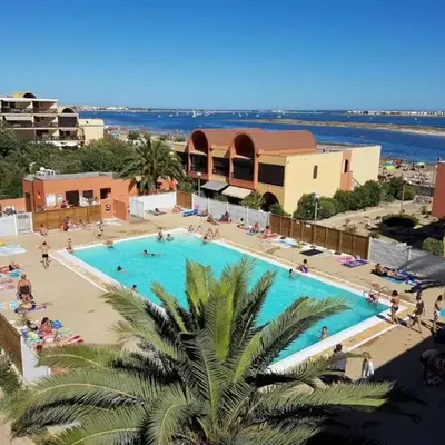 Gruissan studio aux Amarines au bord de la plage du Grazel
