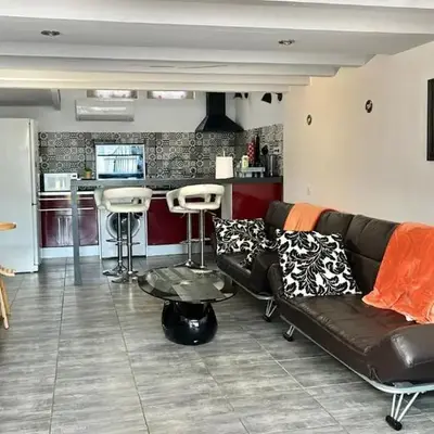 Chez BEN avec tout le confort clim wifi Netflix gratuit