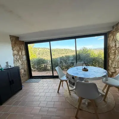 Grand T2 bis avec terrasse et vue