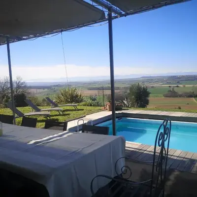 Villa avec piscine à débordement vue exceptionnelle